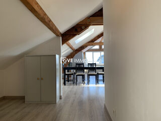  Appartement à louer 3 pièces 121 m²