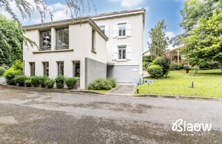  Maison à vendre 15 + pièces 345 m²