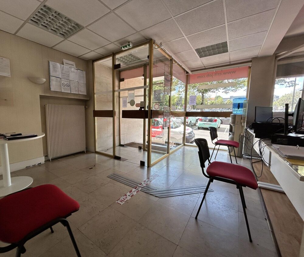   Bureaux avec vitrine à LIMOGES ! 