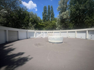  Parking / Garage à louer 12 m²