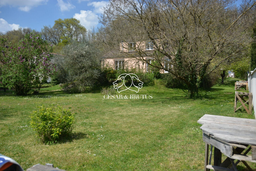 Saint-Priest - Grande maison de famille N°9707