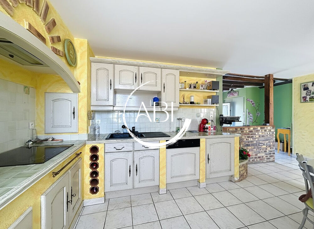 Vente Maison Sur 3154 m², Maison 5 chambres, proche commerces La ferté macé