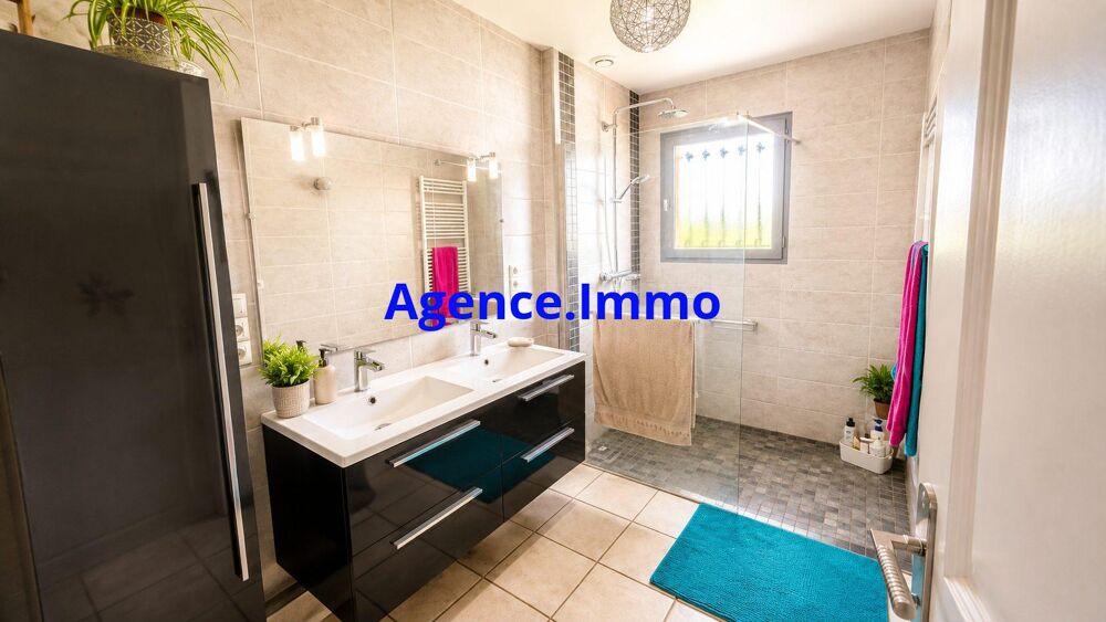 SAINT-MAURICE-EN-GOURGOIS  Belle maison familiale de 143 m²