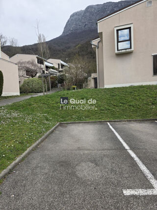  Parking / Garage � vendre 1 m� Fontanil cornillon