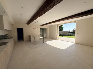  Maison à louer 9 pièces 371 m²