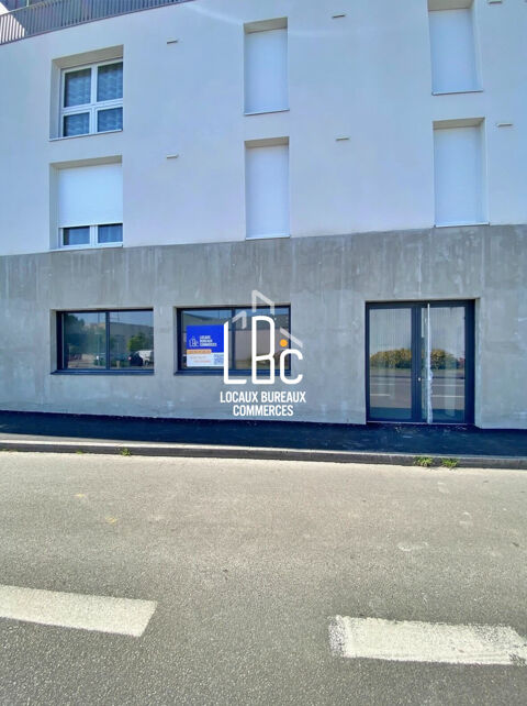  REZÉ - Local commercial 73 m² à louer 