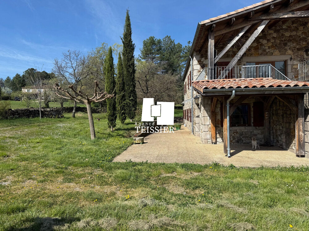Grande maison en pierres avec terrain
