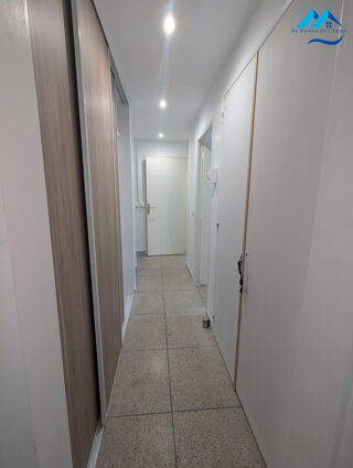  Appartement à louer 4 pièces 76 m²