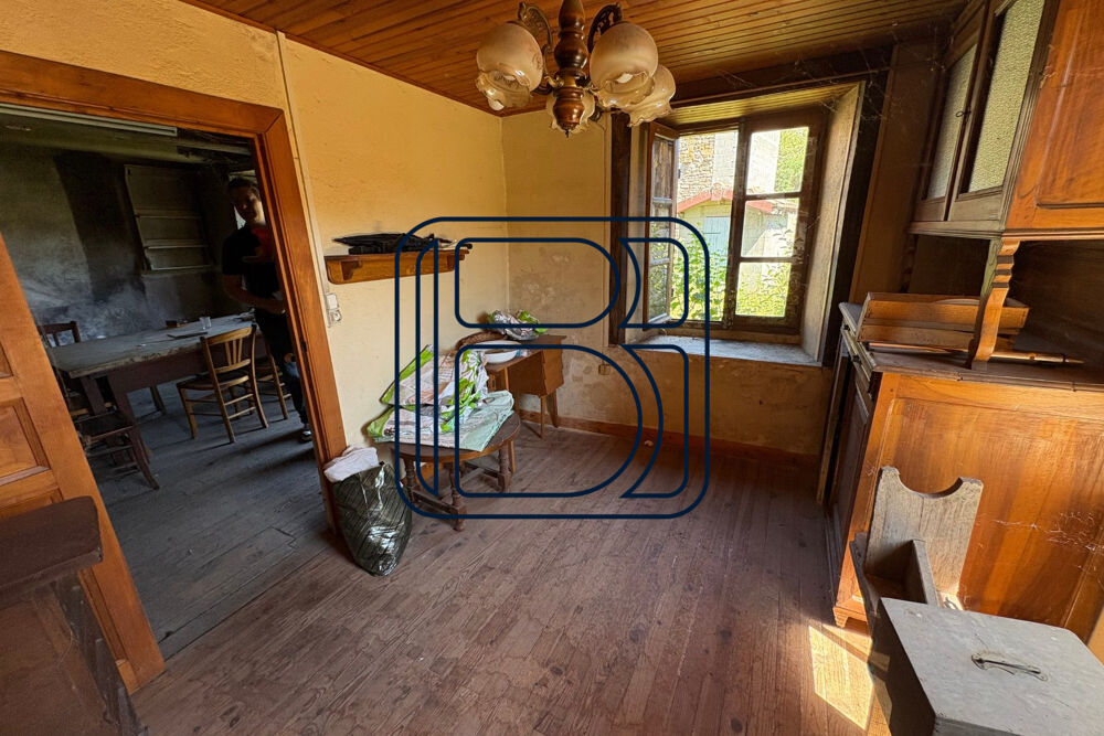 MAISON A FORT POTENTIEL AVEC ANNEXES A RENOVER