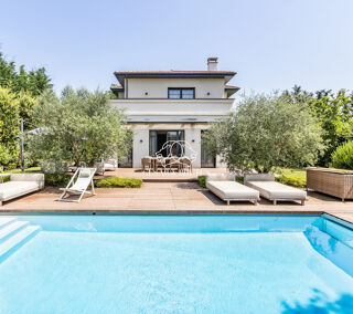  Maison  vendre 6 pices 202 m