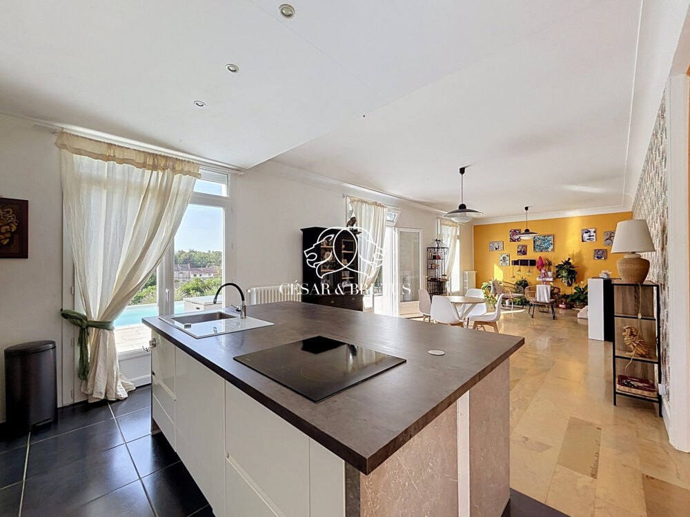 Maison de 182 m2 avec piscine au sel et DPE B à Marcigny