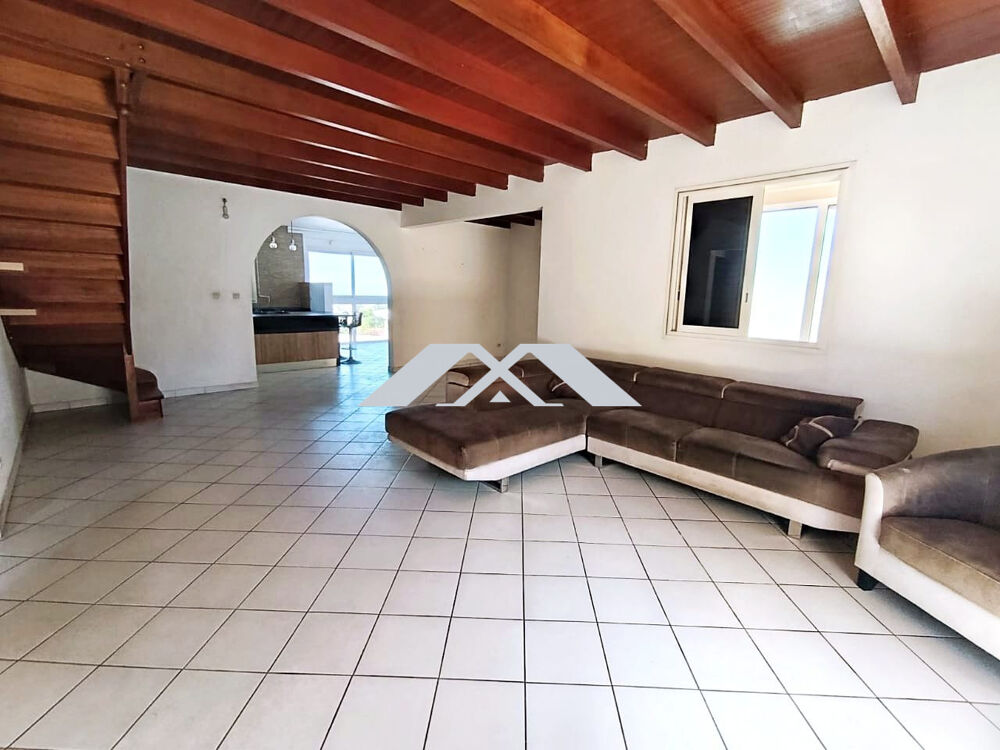 Location Maison Villa meublée F6 avec piscine et vue océan à La Rivière Saint-louis