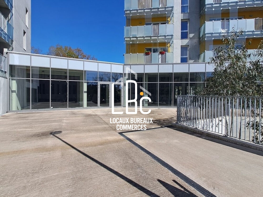   Nantes Université - À vendre local commercial 576,40 m² 