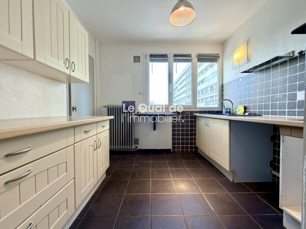 Eybens  Les Mimosas  T4 de 72 m²  Lumineux avec balcon