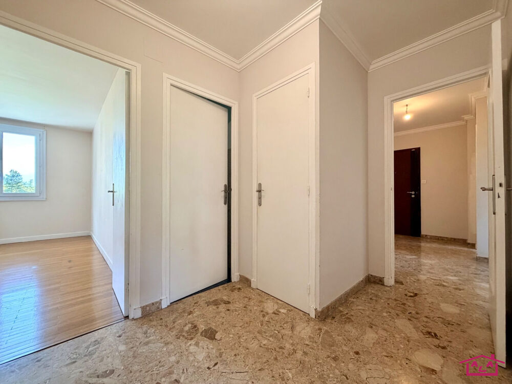 Vente Appartement MEYLAN - GRAND APPARTEMENT DONNANT SUR PARC Meylan