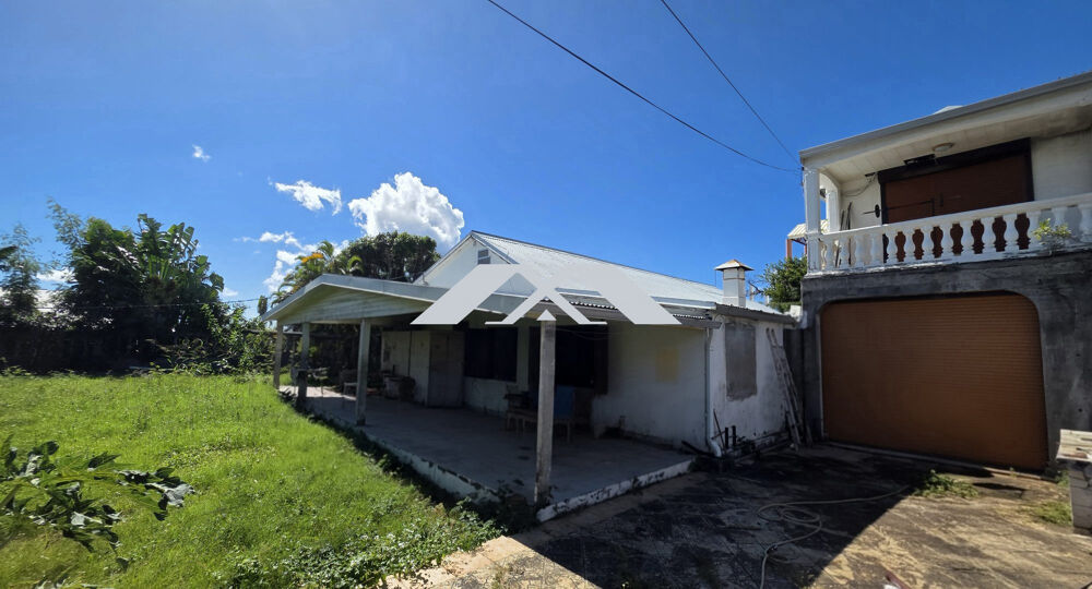 Vente Immeuble F3 + studio 269 m² La Bretagne Sainte clotilde