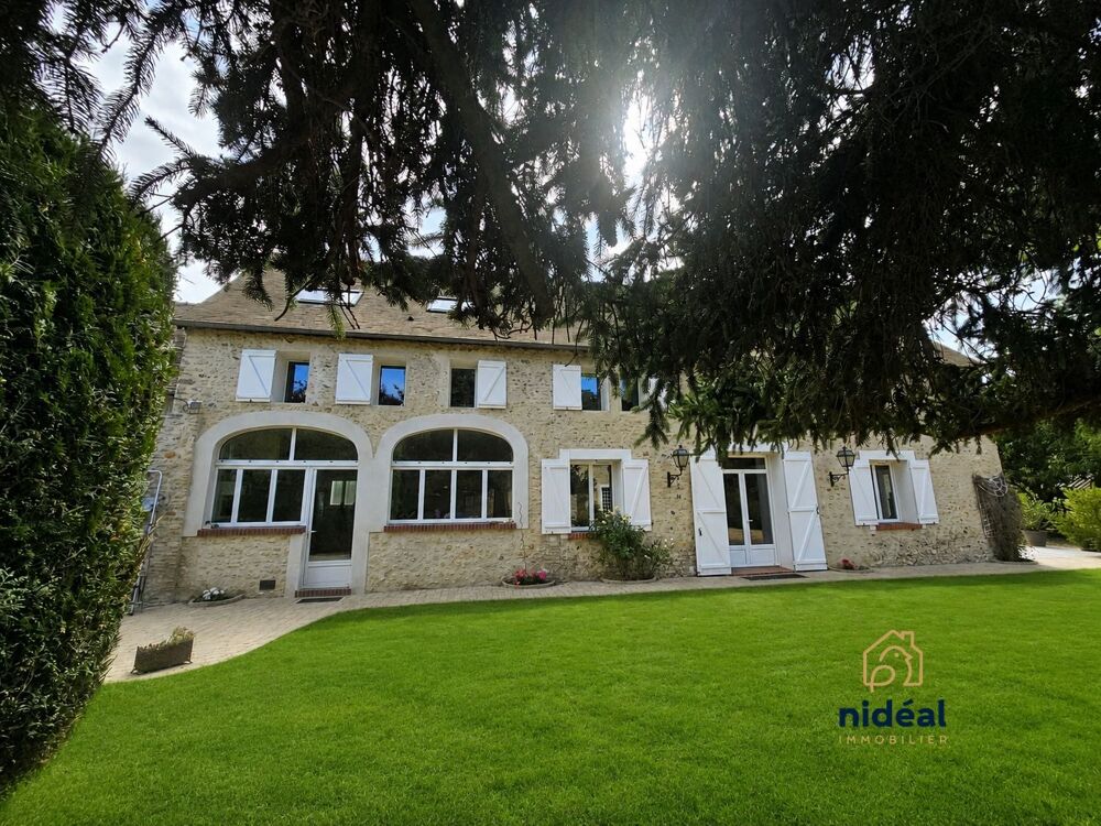 Maison 14 pièces 323 m² · à Ménilles · 323 m² · 795 000 €
