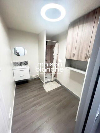  Appartement à louer 1 pièce 25 m²