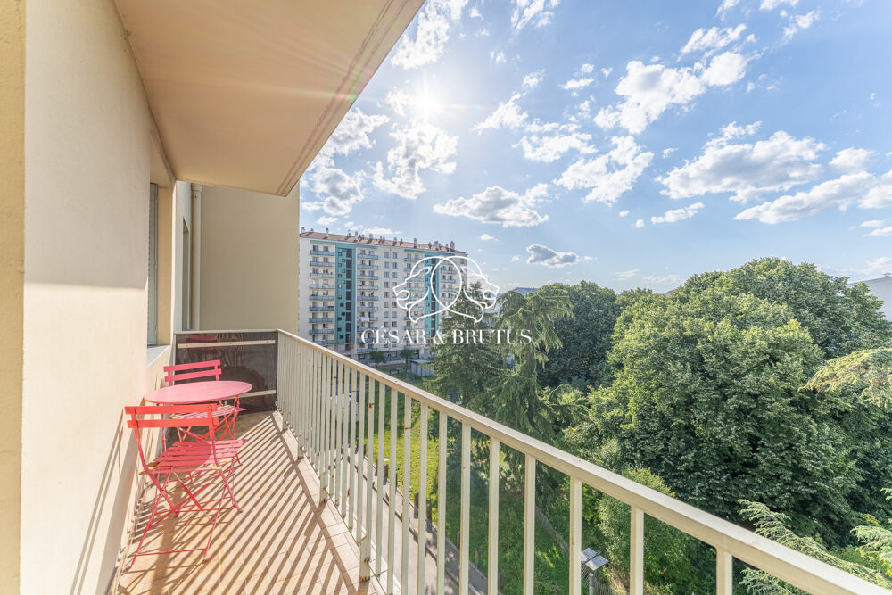 T3 de 54 m² avec balcon Ouest & Vue Fourvière  Lyon 8ème
