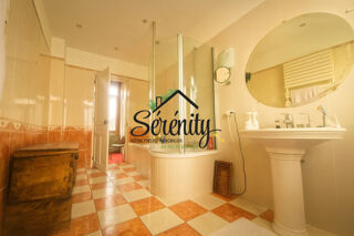  Maison � vendre 8 pi�ces 243 m�