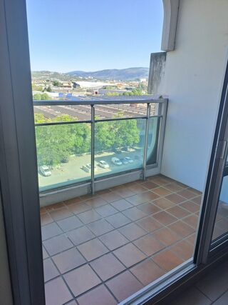  Appartement à louer 4 pièces 100 m²