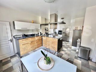  Maison � vendre 8 pi�ces 240 m�