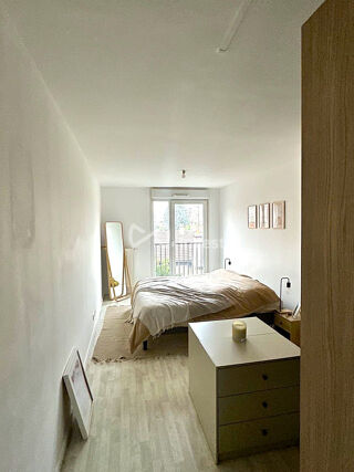  Appartement à louer 4 pièces 85 m²