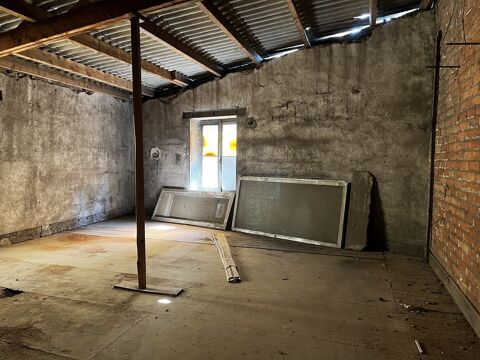   Vente d'un local professionnel d'une surface de 360 m² à SAINT 