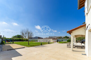  Maison  vendre 6 pices 250 m