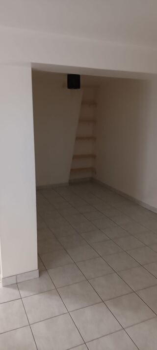  Appartement à louer 2 pièces 33 m²