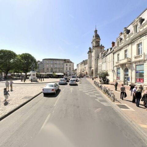   DROIT AU BAIL EN CENTRE VILLE DE LA ROCHELLE 