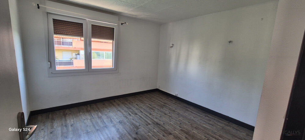 T3 de 73m² place de parking + double clim + nombreux rangements
