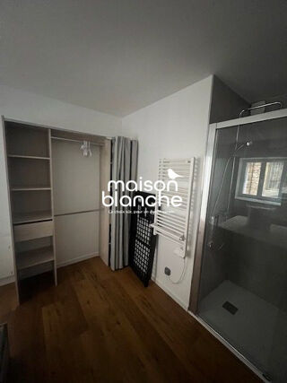  Appartement à louer 2 pièces 37 m²