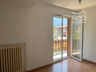  Appartement à louer 4 pièces 85 m²