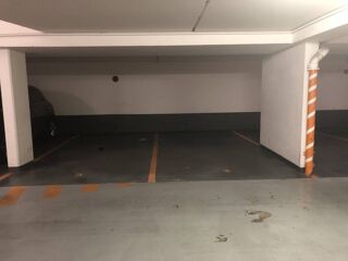  Parking / Garage à louer 12 m²