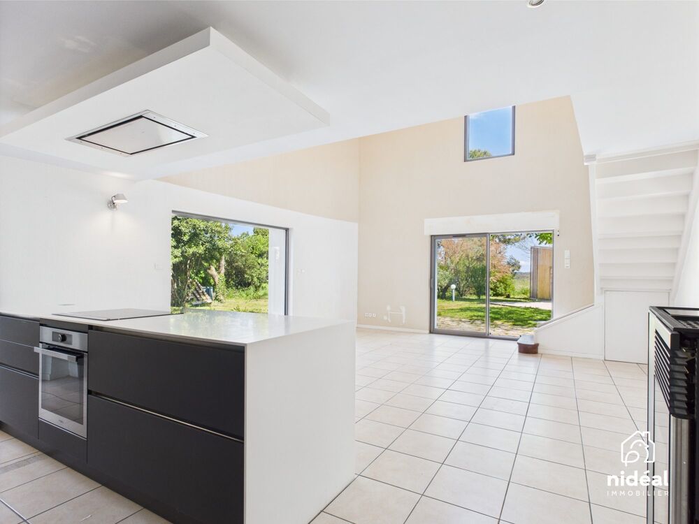 Vente Maison Magnanerie du XIX? siècle, Piscine, Photovoltaïque Vacquières