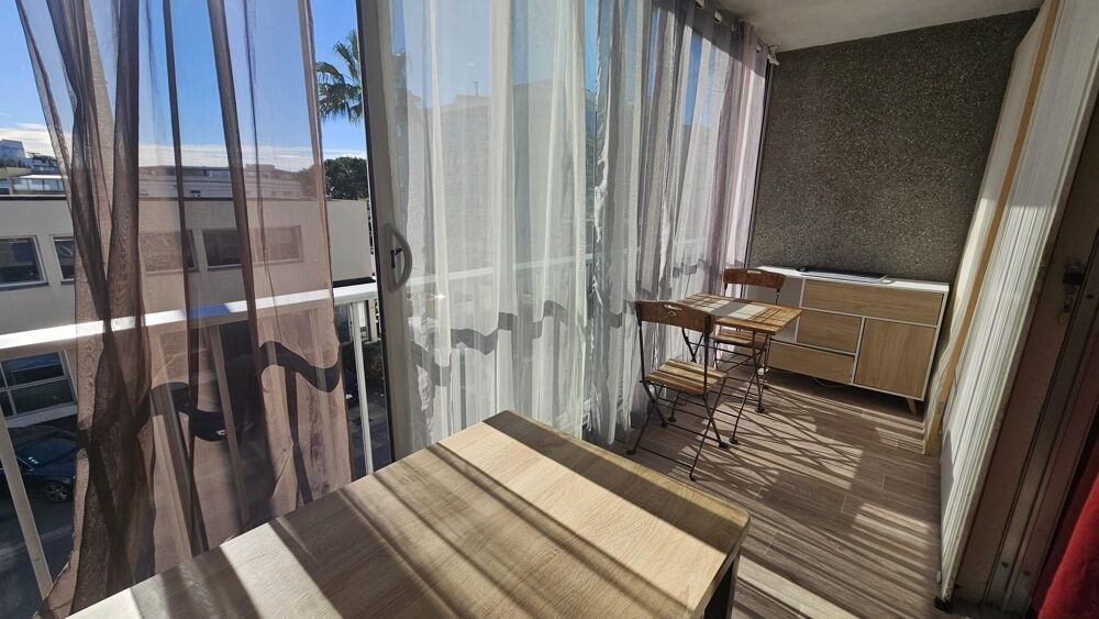 Location Appartement Appartement meublé avec loggia proche plages Saint-laurent-du-var