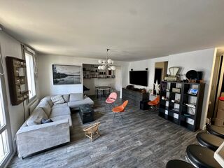 Appartement à louer 5 pièces 127 m²