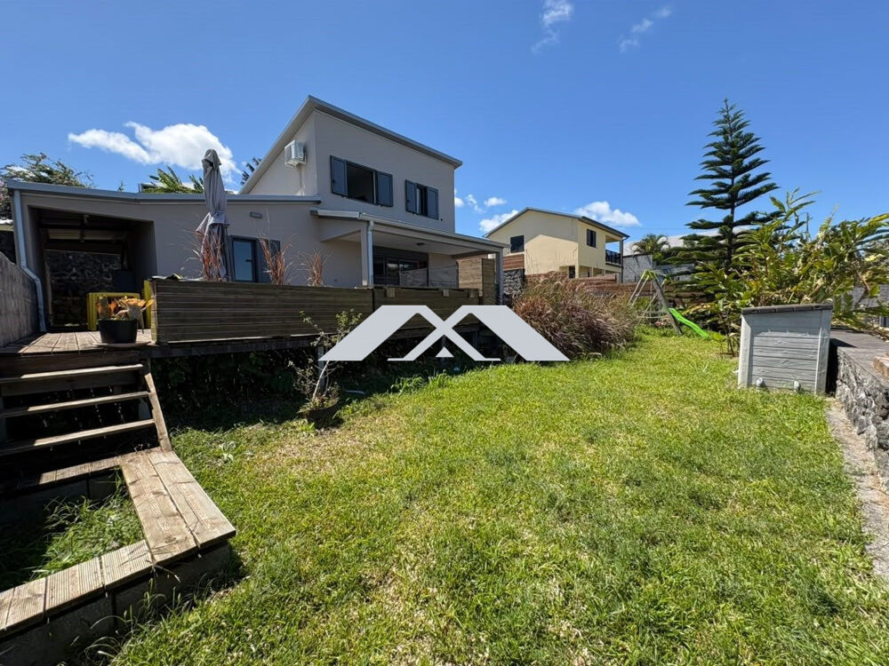 VILLA AVEC PISCINE ET VUE MER  SAINT-JOSEPH