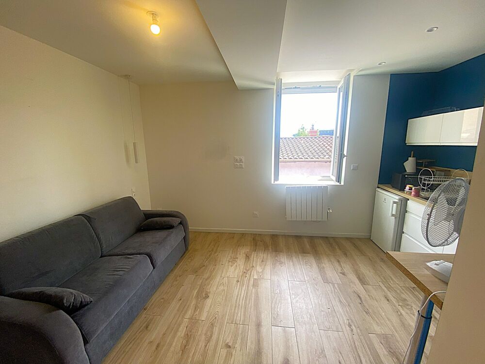 TRES BEAU STUDIO MEUBLE PROCHE GARE