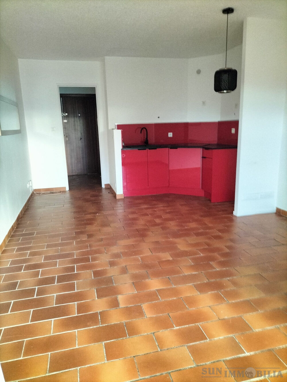 Location Appartement SAINT LAURENT DU VAR - STUDIO Saint-laurent-du-var