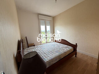  Appartement à louer 3 pièces 68 m²