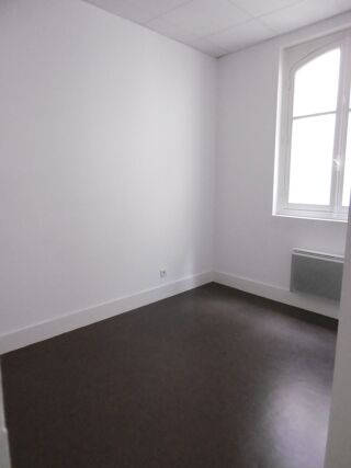  Appartement à louer 4 pièces 92 m²