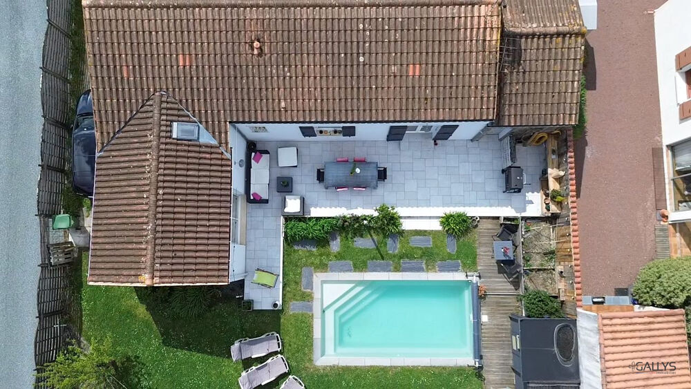 Vente Maison Maison avec piscine située au Chäteau D'Oléron Le château-d'oléron