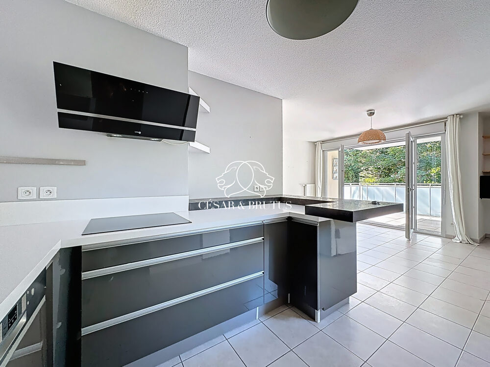 Appartement T2 de 50 m² + balcon + cave + box