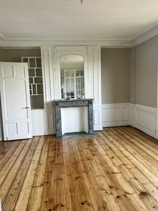  Appartement à louer 5 pièces 192 m²