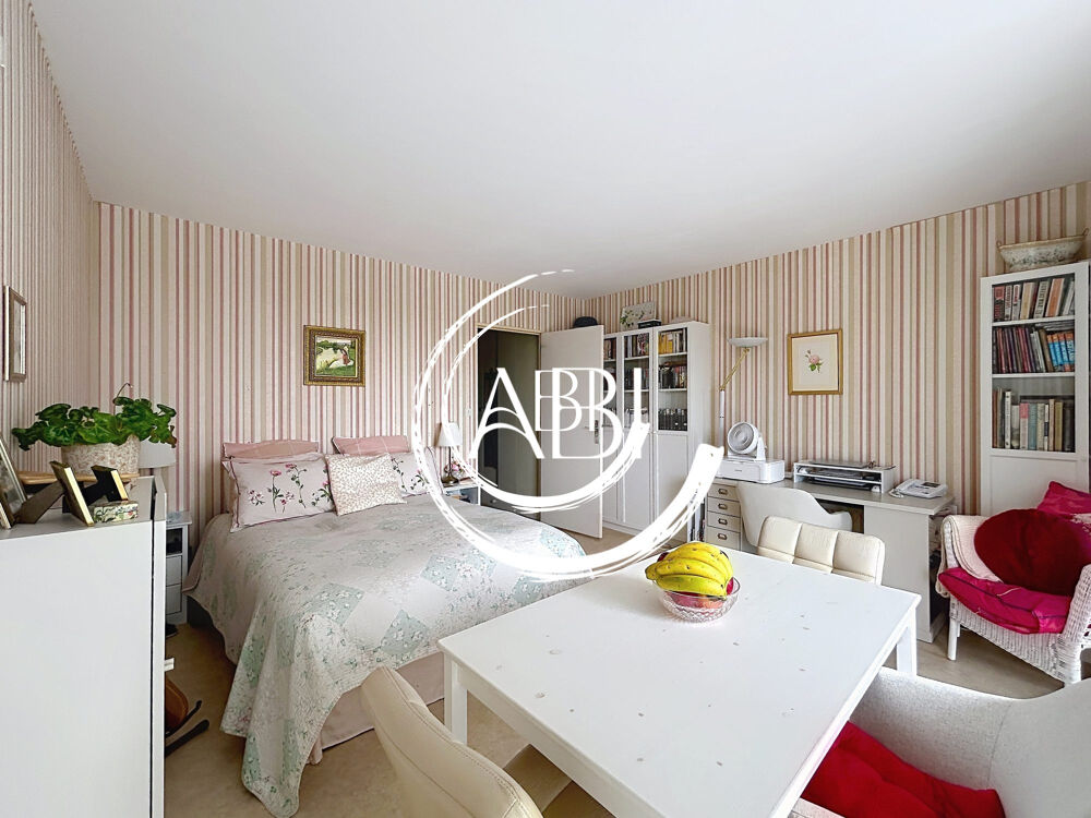 Studio loué à l'année - à vendre - Bagnoles de l'Orne
