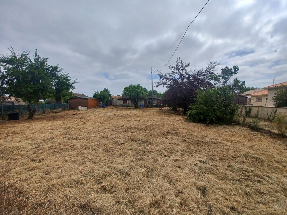 Terrain 1275m² avec dépendances