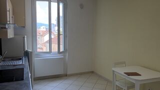  Appartement à louer 1 pièce 28 m²