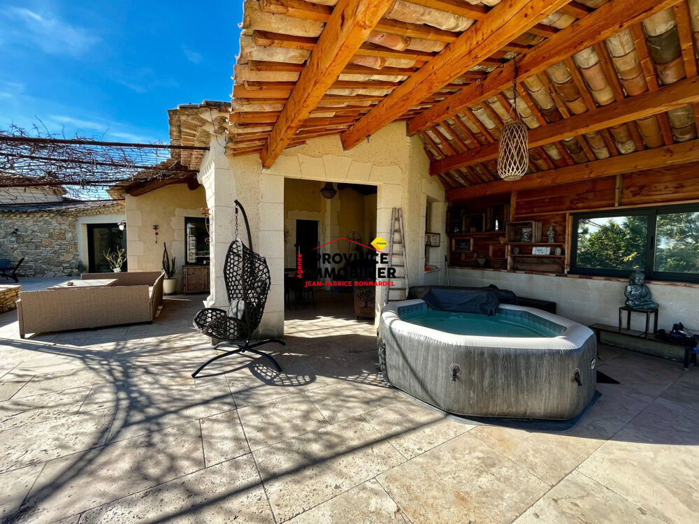 Villa de charme contemporaine sur 2500 m² de terrain et vue